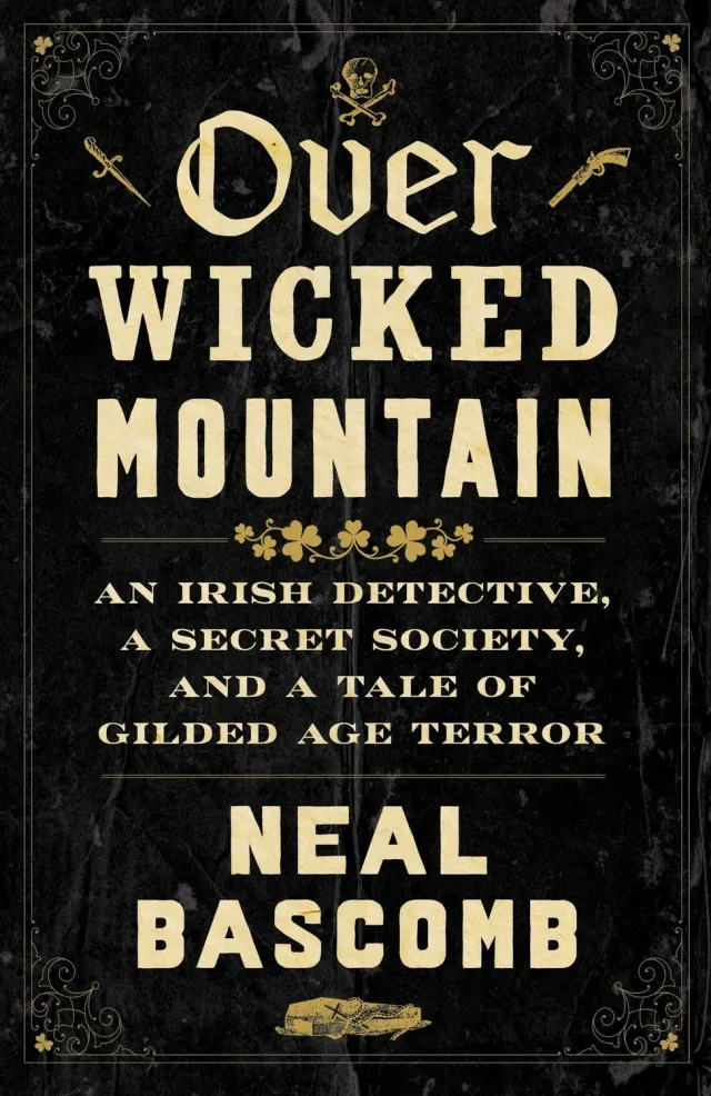 Mariner Books Over Wicked Mountain bok innbundet
