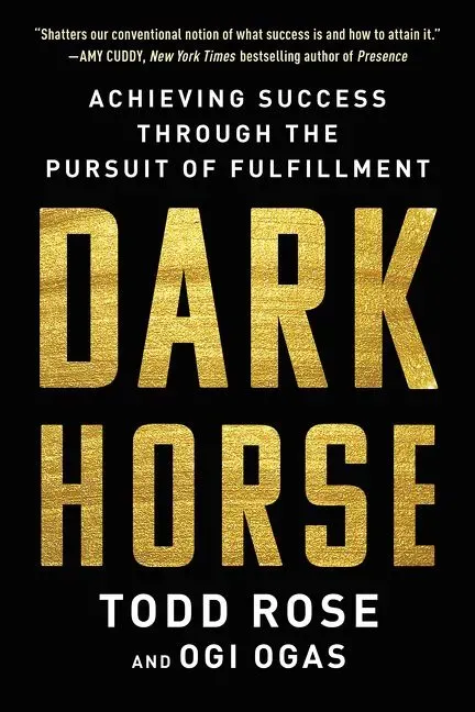 Wingbearer Saga Dark Horse bok paperback selvutvikling
