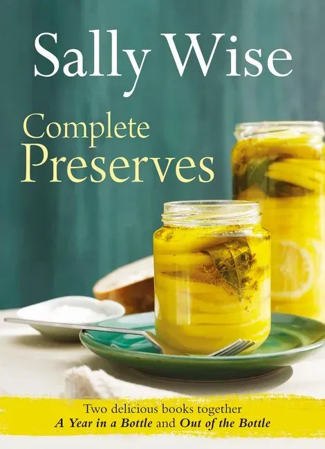 Sally Wise A Year in a Bottle kokebok heftet sylting