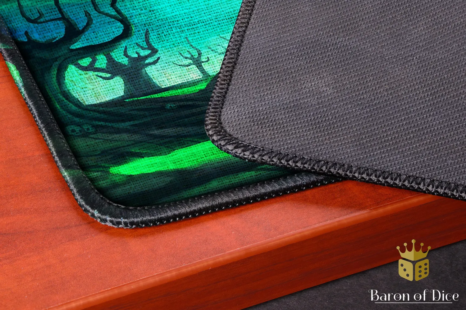 Baron of Dice James Hayball Graveyard spillmatte oversized med søm